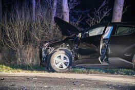 Veel schade en gewonde bij botsing Kortenhoef