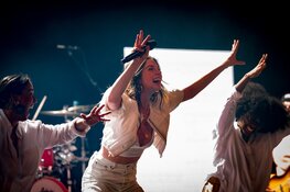 Maan schittert bij start clubtour in Alkmaar