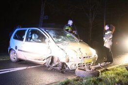 Politieachtervolging eindigt in ongeluk in Huizen