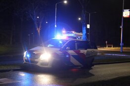 Politieachtervolging eindigt in ongeluk in Huizen