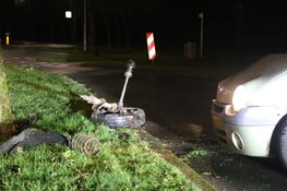 Politieachtervolging eindigt in ongeluk in Huizen