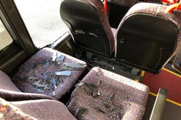 Botsing tussen vrachtwagen en lijnbus, geen gewonden