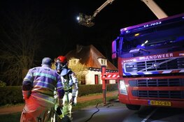 Schoorsteenbrand zorg voor verkeershinder in Huizen