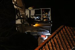 Schoorsteenbrand zorg voor verkeershinder in Huizen