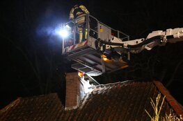 Schoorsteenbrand zorg voor verkeershinder in Huizen