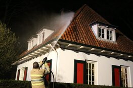 Schoorsteenbrand zorg voor verkeershinder in Huizen