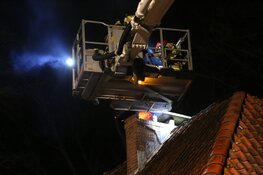 Schoorsteenbrand zorg voor verkeershinder in Huizen