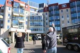 Mick Harren verrast verzorgingstehuis Bussum