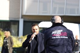 Mick Harren verrast verzorgingstehuis Bussum