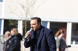 Mick Harren verrast verzorgingstehuis Bussum