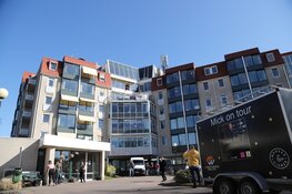 Mick Harren verrast verzorgingstehuis Bussum