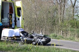 Gewonde bij ongeval op provinciale weg in Ankeveen