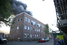 Grote brand in voormalige sigarenfabriek Hilversum