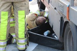 Werkauto verliest dieseltank aan Amersfoortsestraatweg