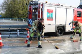 Werkauto verliest dieseltank aan Amersfoortsestraatweg