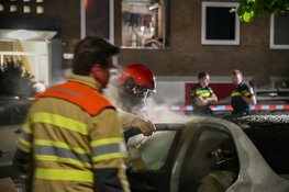 Autobrand in Hilversum, omwonenden alert