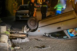 Auto slaat over de kop in Nederhorst Den Berg