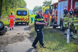Auto slaat over de kop in Kortenhoef