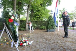 Huizer burgemeester herdenkt de oorlogsslachtoffers