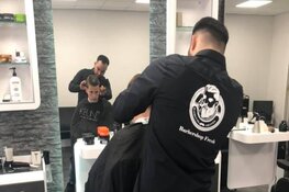 Bussumse kapper Burak dolblij dat zijn zaak weer open mag: "De klanten staan te springen"