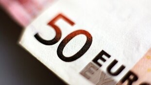 104-jarige man jaren lang bestolen van zijn geld