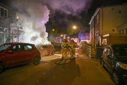 Twee auto&#39;s in vlammen op in Hilversum