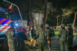 Felle brand verwoest caravan op Hilversumse camping