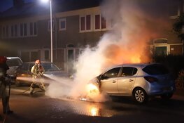 Auto brandt uit in Bussum