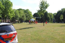 Kindje met spoed naar ziekenhuis gebracht na val uit boomhut