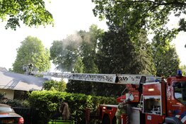 Flinke brand in dak in Bussum