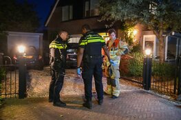 Brandend object op auto gegooid in Blaricum