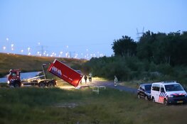 Grote zoekactie van politie in bos bij Muiden