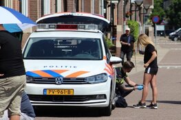 Botsing tussen twee fietssters in Huizen