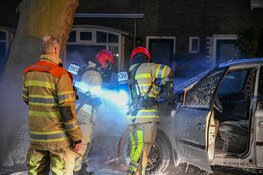 Auto gaat in vlammen op in Hilversum