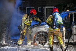 Auto gaat in vlammen op in Hilversum