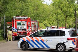 Straat afgezet na gaslek in woning in Huizen
