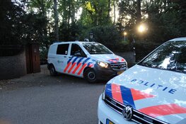 Politie valt villa binnen in Naarden