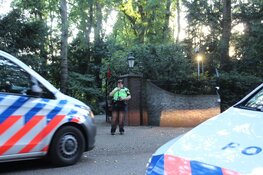 Politie valt villa binnen in Naarden