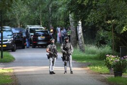 Politie valt villa binnen in Naarden