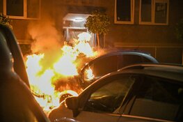 Auto door brand verwoest in Hilversum