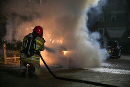 Auto door brand verwoest in Hilversum
