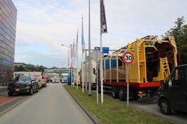 Kermis exploitanten demonstreren op mediapark Hilversum