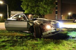 Bestuurder op de vlucht na ongeval in Huizen
