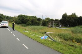 Bestuurder gevlucht na crash in Muiderberg
