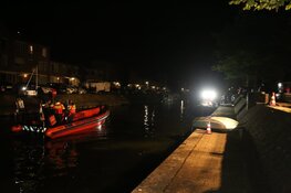 Duikactie door de brandweer na aantreffen bootje