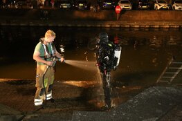 Duikactie door de brandweer na aantreffen bootje