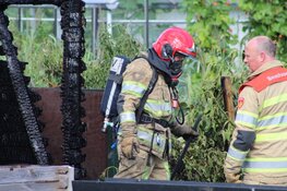 Tuinhuisje in Naarden vat vlam