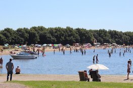 Gemeente Blaricum grijpt in bij drukte Stichtse Strand, parkeerplaats afgesloten