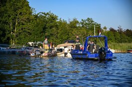 Sloep zinkt vlakbij Drecht in Loosdrecht