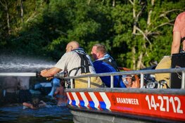 Sloep zinkt vlakbij Drecht in Loosdrecht